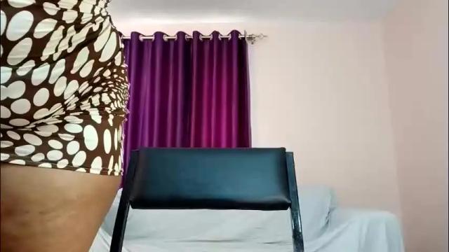 Image 8 of curvy_essie Stream on Chaturbate on 1 month ago