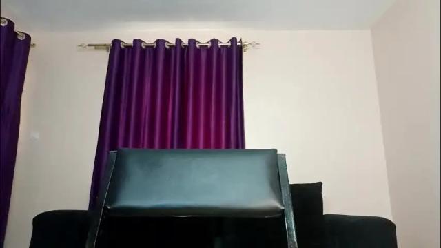 Image 8 of curvy_essie Stream on Chaturbate on 1 month ago