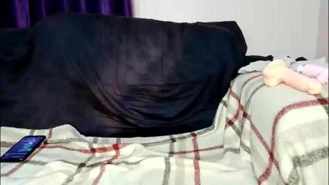 Image 12 of curvy_essie Stream on Chaturbate on 26 days ago