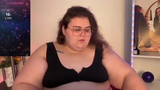 Image 10 of curvy_janie Stream on Chaturbate on 18 months ago