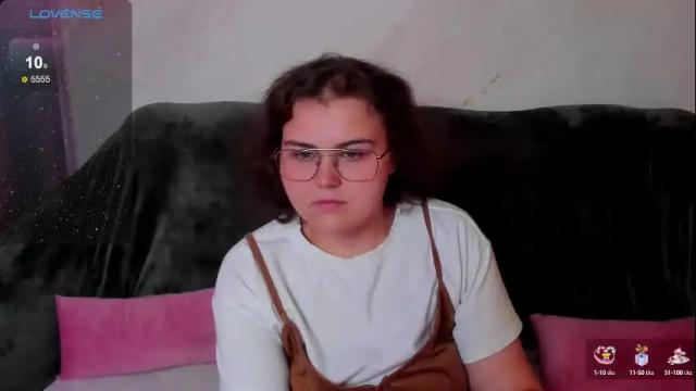 Image 4 of curvy_janie Stream on Chaturbate on 4 months ago