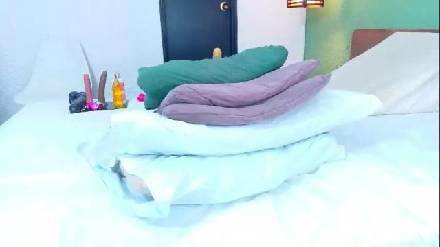 Thumbnail 3, curvyebonyy_'s Stream at Chaturbate, 1 month ago