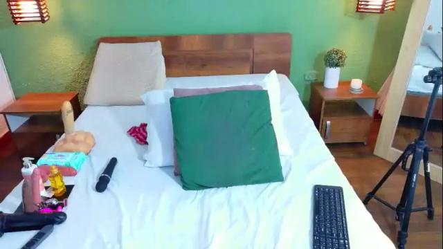 Thumbnail 3, curvyebonyy_'s Stream at Chaturbate, 1 month ago