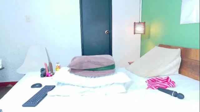 Image 4 of curvyebonyy_ Stream on Chaturbate on 1 month ago