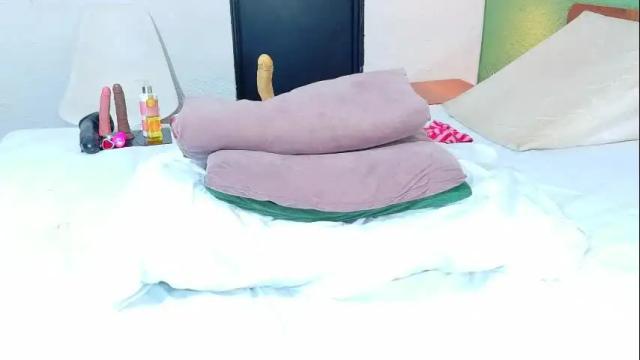 Image 4 of curvyebonyy_ Stream on Chaturbate on 24 days ago