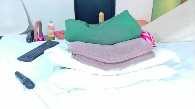 Image 10 of curvyebonyy_ Stream on Chaturbate on 23 days ago