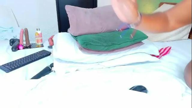Image 6 of curvyebonyy_ Stream on Chaturbate on 14 days ago