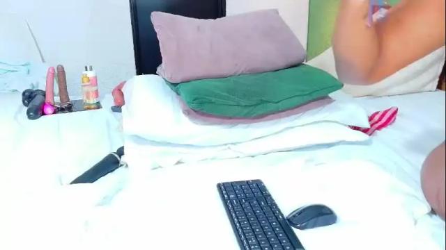 Image 7 of curvyebonyy_ Stream on Chaturbate on 14 days ago