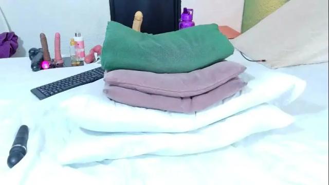 Image 3 of curvyebonyy_ Stream on Chaturbate on 9 days ago