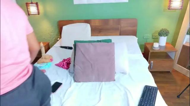 Image 4 of curvyebonyy_ Stream on Chaturbate on 2 months ago