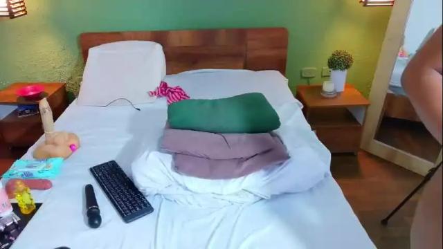 Image 10 of curvyebonyy_ Stream on Chaturbate on 1 month ago