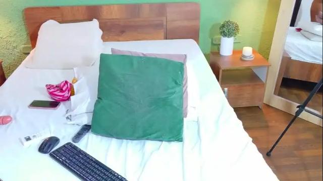 Image 4 of curvyebonyy_ Stream on Chaturbate on 1 month ago