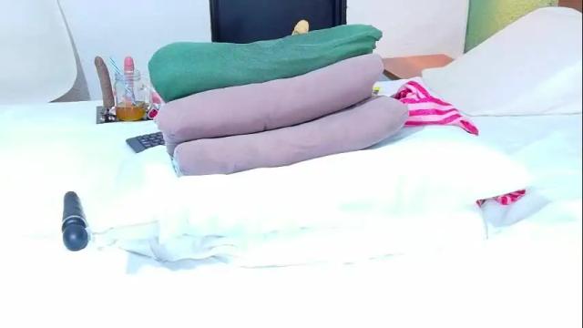 Image 6 of curvyebonyy_ Stream on Chaturbate on 26 days ago