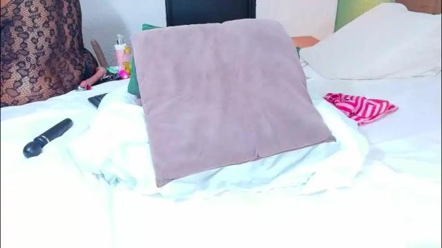 Image 4 of curvyebonyy_ Stream on Chaturbate on 4 days ago