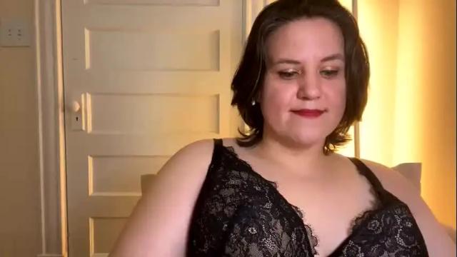 Image 3 of curvyflora Stream on Chaturbate on 14 days ago