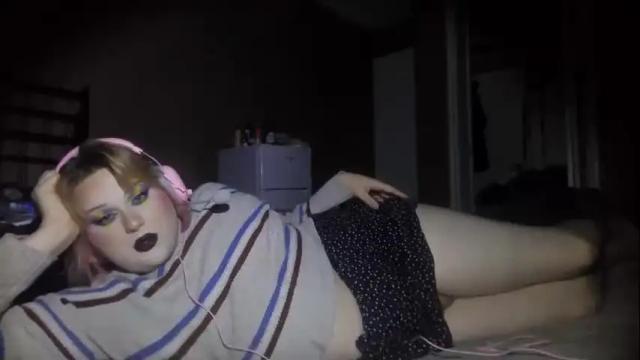 Image 3 of curvygothfemboy Stream on Chaturbate on 14 months ago