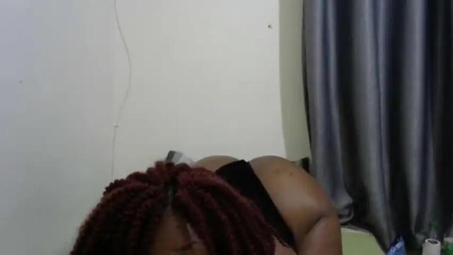 Image 12 of curvyjuicyass Stream on Chaturbate on 18 months ago