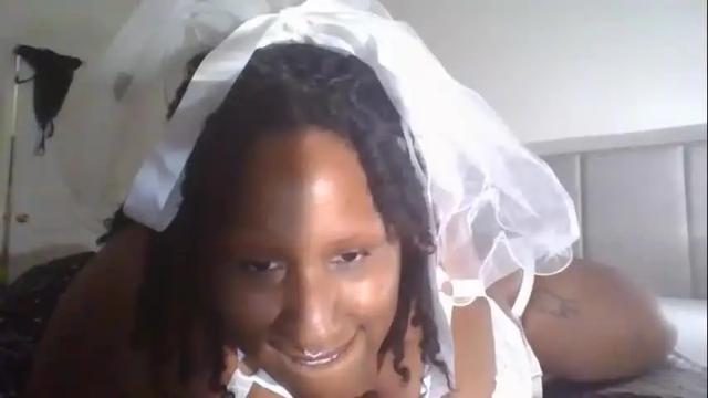 Image 4 of curvylesbilesbi Stream on Chaturbate on 20 months ago