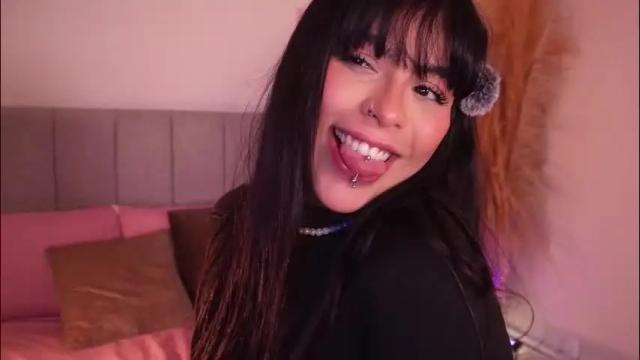 Image 2 of curvyliciouss Stream on Chaturbate on 1 month ago