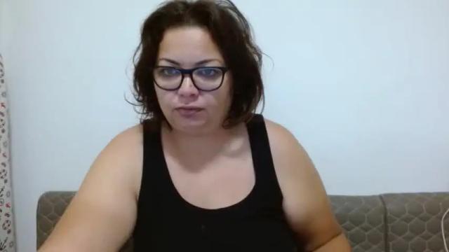 Image 4 of curvymomylore Stream on Chaturbate on 19 months ago
