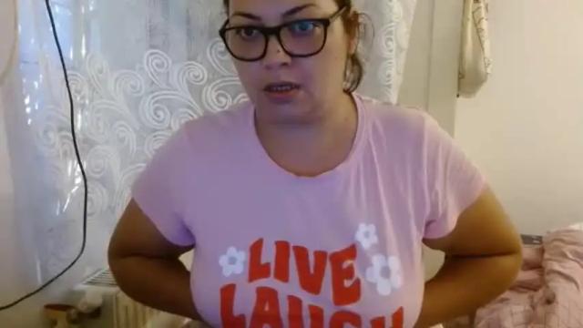 Image 12 of curvymomylore Stream on Chaturbate on 19 months ago