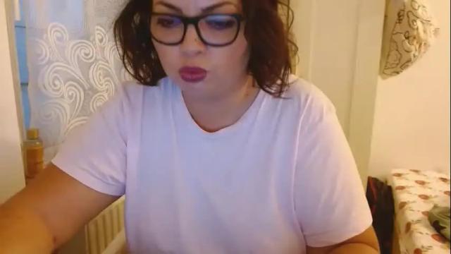 Image 6 of curvymomylore Stream on Chaturbate on 19 months ago
