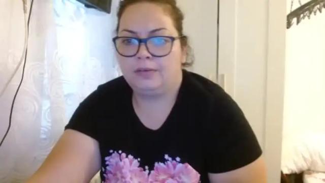 Image 12 of curvymomylore Stream on Chaturbate on 19 months ago