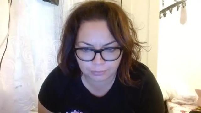 Image 4 of curvymomylore Stream on Chaturbate on 19 months ago