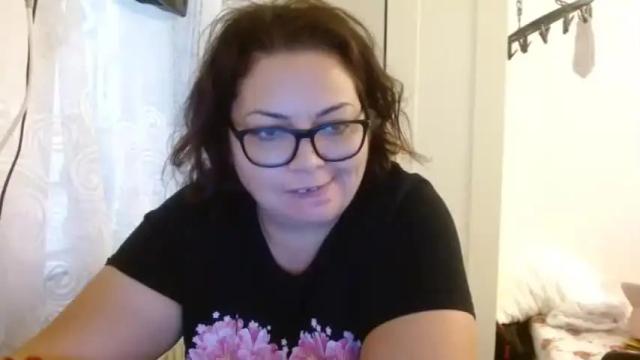 Image 6 of curvymomylore Stream on Chaturbate on 19 months ago