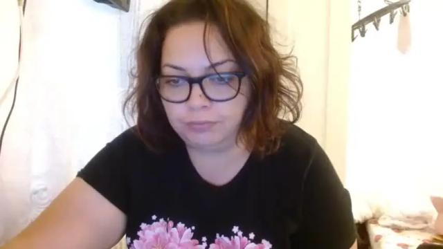 Image 8 of curvymomylore Stream on Chaturbate on 19 months ago