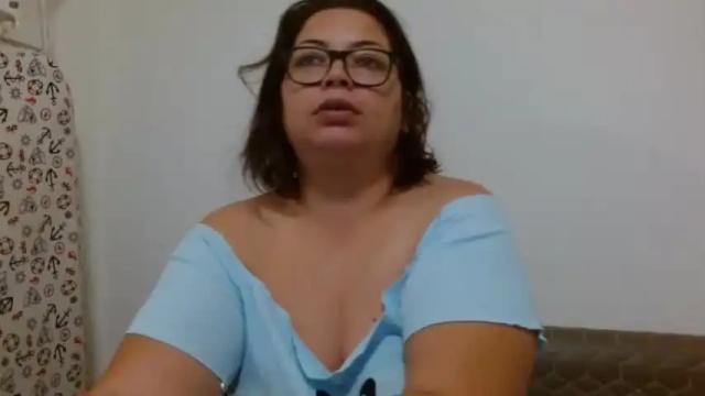 Image 6 of curvymomylore Stream on Chaturbate on 18 months ago