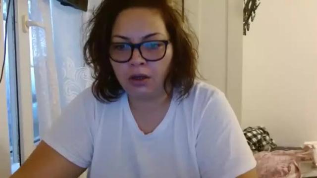 Image 2 of curvymomylore Stream on Chaturbate on 18 months ago