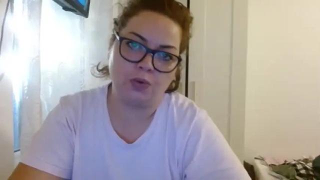 Image 4 of curvymomylore Stream on Chaturbate on 18 months ago