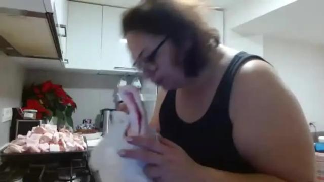 Image 2 of curvymomylore Stream on Chaturbate on 18 months ago