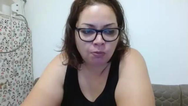 Image 4 of curvymomylore Stream on Chaturbate on 18 months ago