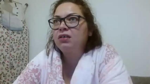 Image 11 of curvymomylore Stream on Chaturbate on 17 months ago