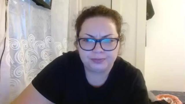 Image 2 of curvymomylore Stream on Chaturbate on 16 months ago