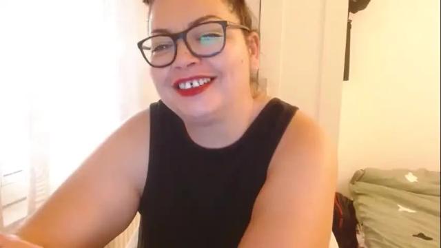 Image 2 of curvymomylore Stream on Chaturbate on 16 months ago