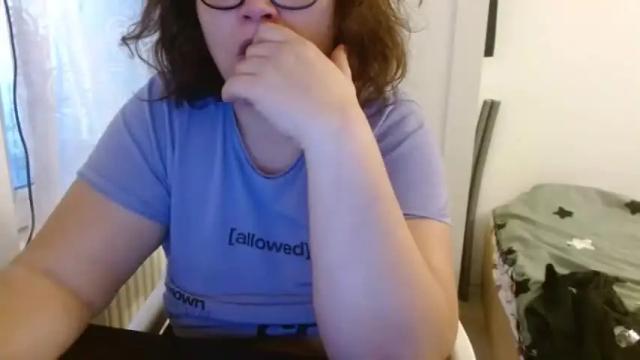 Image 11 of curvymomylore Stream on Chaturbate on 16 months ago