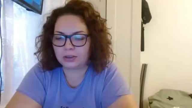 Image 3 of curvymomylore Stream on Chaturbate on 16 months ago