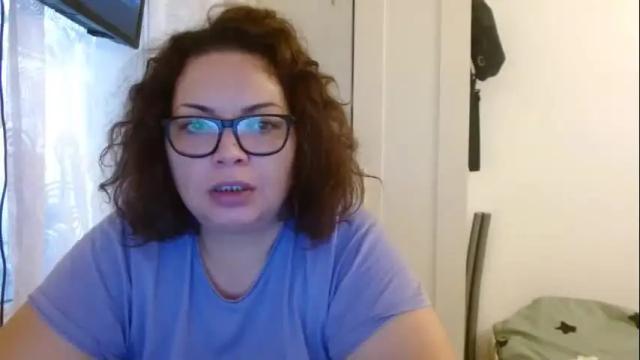 Image 4 of curvymomylore Stream on Chaturbate on 16 months ago
