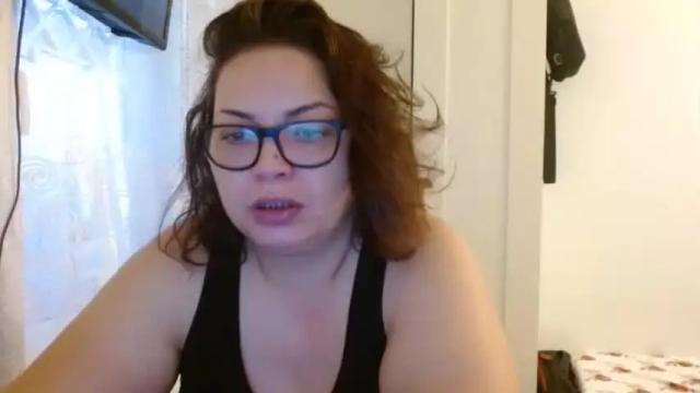 Image 2 of curvymomylore Stream on Chaturbate on 16 months ago