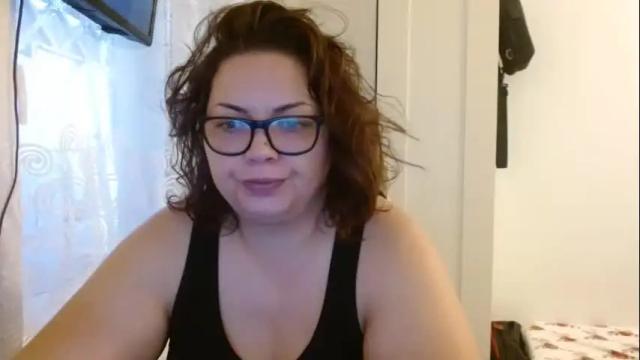 Image 4 of curvymomylore Stream on Chaturbate on 16 months ago