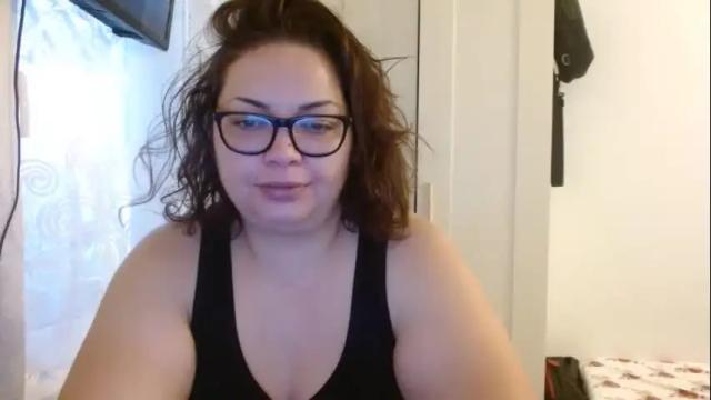 Image 7 of curvymomylore Stream on Chaturbate on 16 months ago