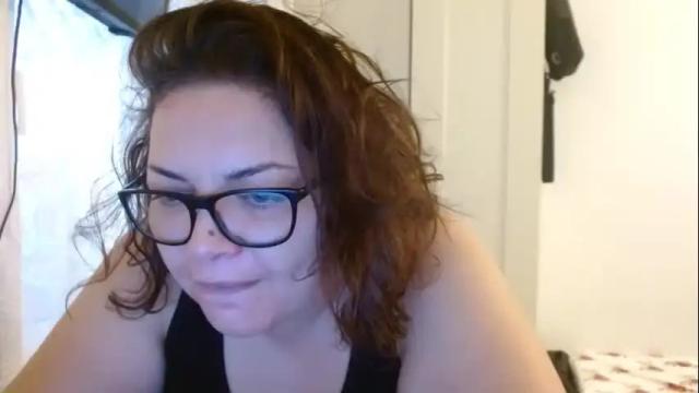 Image 8 of curvymomylore Stream on Chaturbate on 16 months ago