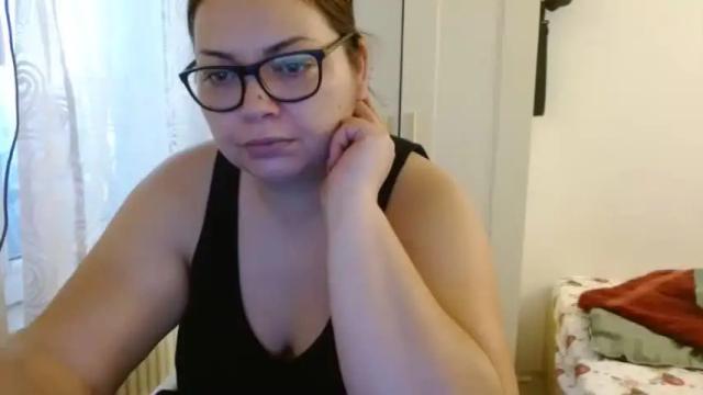 Image 3 of curvymomylore Stream on Chaturbate on 16 months ago
