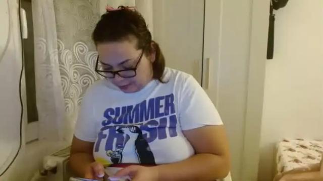 Image 10 of curvymomylore Stream on Chaturbate on 16 months ago