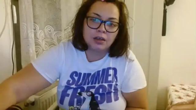 Image 12 of curvymomylore Stream on Chaturbate on 16 months ago