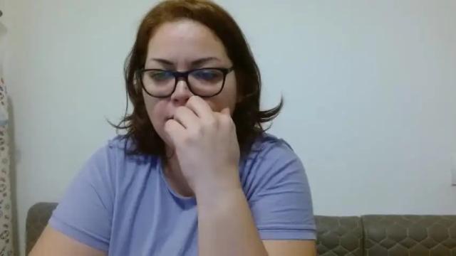 Image 3 of curvymomylore Stream on Chaturbate on 16 months ago