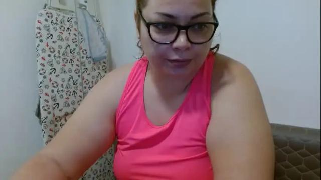 Image 10 of curvymomylore Stream on Chaturbate on 16 months ago